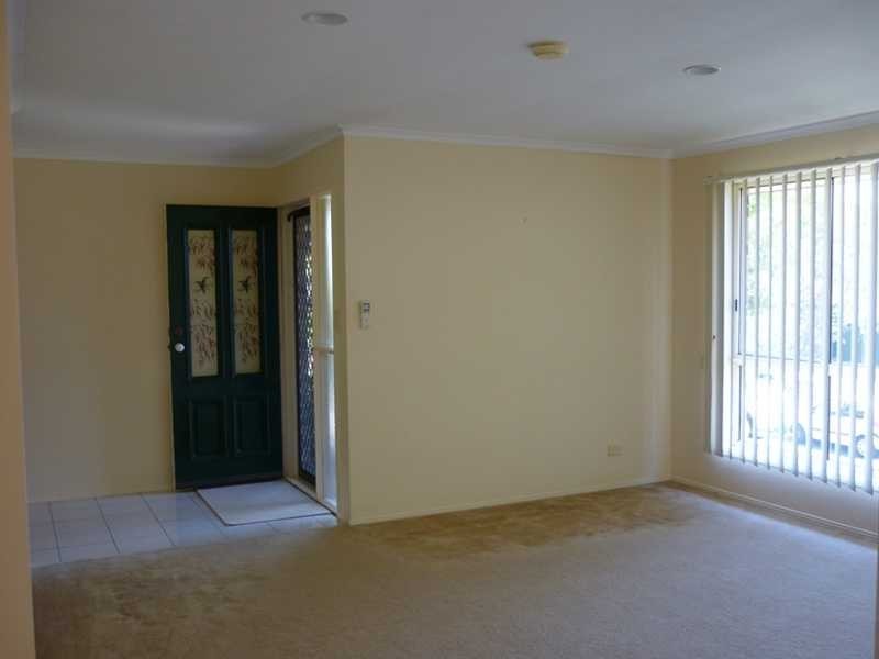 29 Whipbird Ct, Burleigh Waters QLD 4220