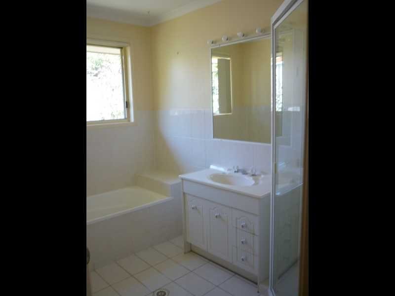 29 Whipbird Ct, Burleigh Waters QLD 4220