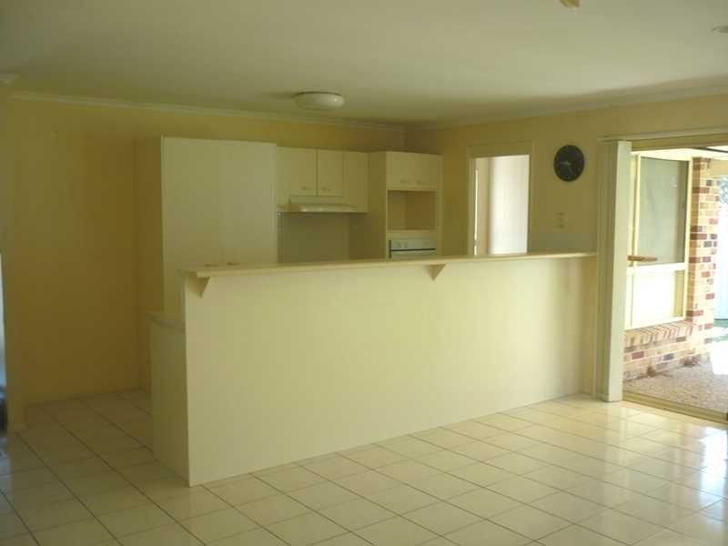 29 Whipbird Ct, Burleigh Waters QLD 4220