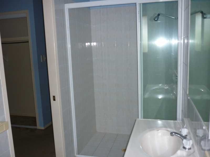 29 Whipbird Ct, Burleigh Waters QLD 4220