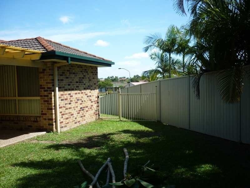 29 Whipbird Ct, Burleigh Waters QLD 4220
