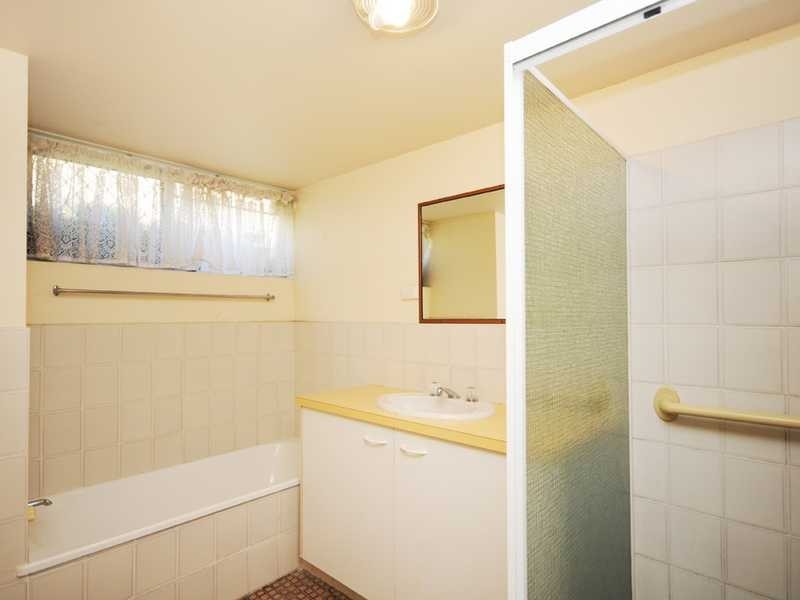 1/18 Ikkina Road, Burleigh Heads QLD 4220