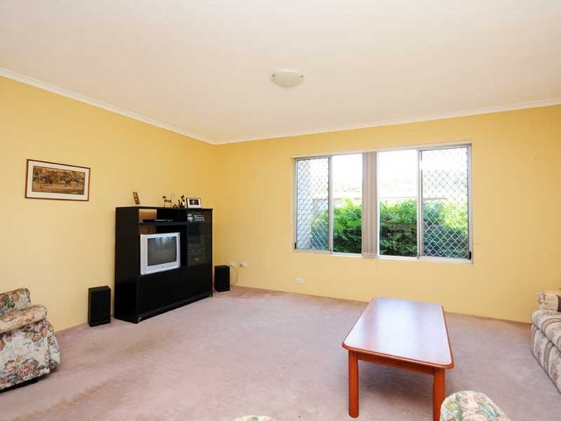 1/18 Ikkina Road, Burleigh Heads QLD 4220