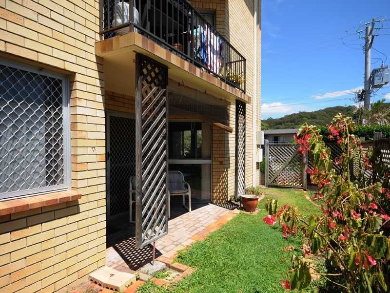 1/18 Ikkina Road, Burleigh Heads QLD 4220