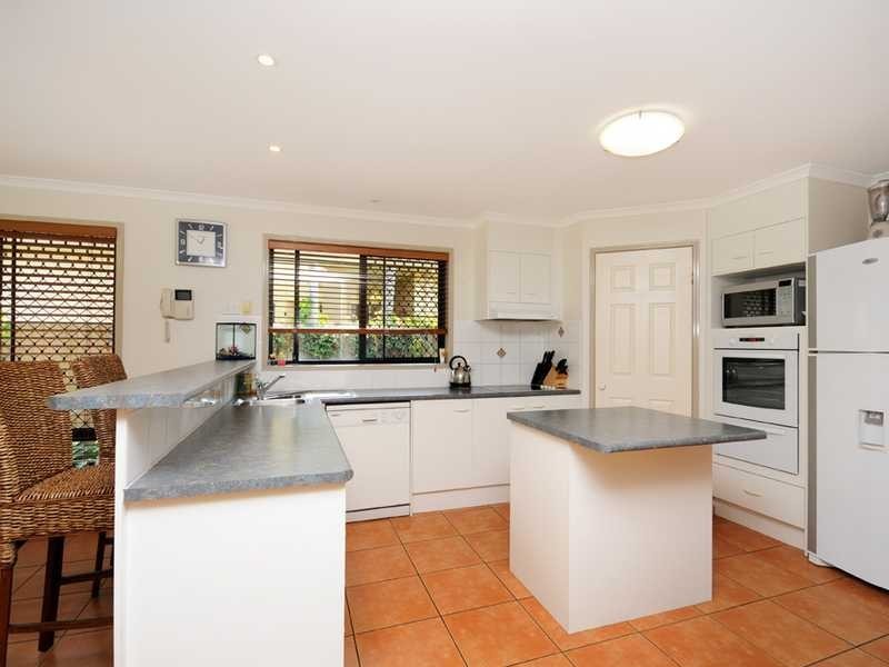 10 Fulmar Place, Burleigh Waters QLD 4220