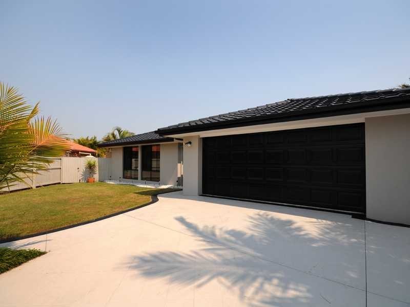 10 Fulmar Place, Burleigh Waters QLD 4220