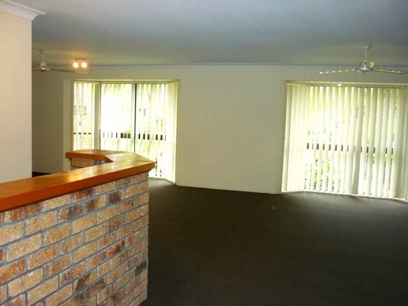 37 Kingsway, Molendinar QLD 4214