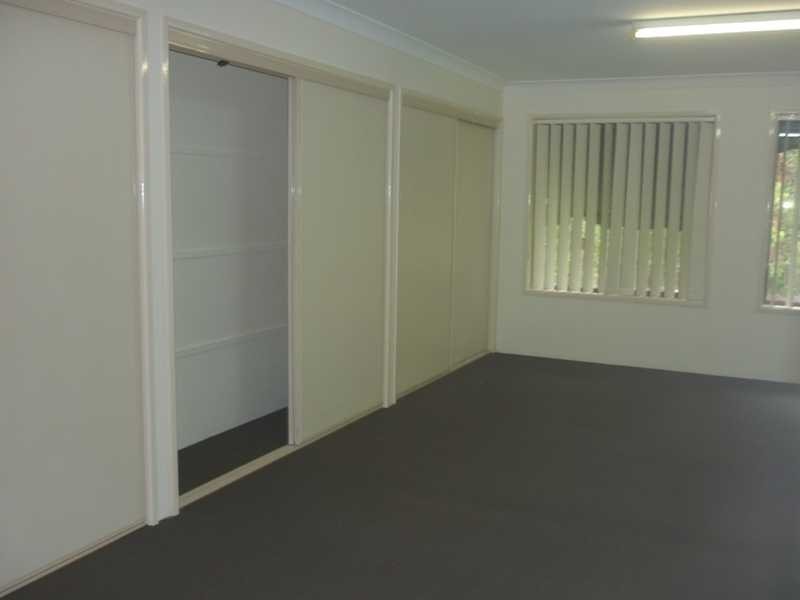 37 Kingsway, Molendinar QLD 4214