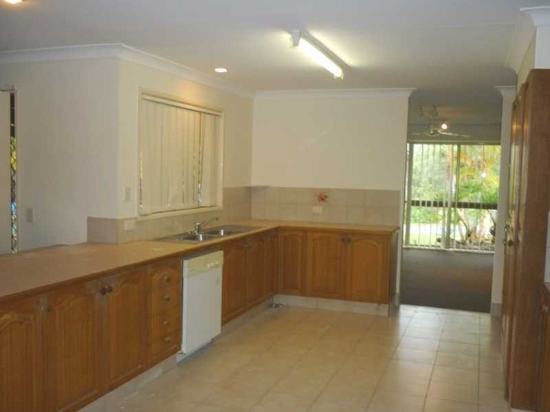 37 Kingsway, Molendinar QLD 4214