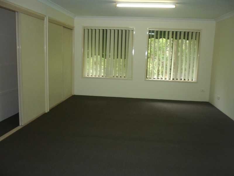 37 Kingsway, Molendinar QLD 4214