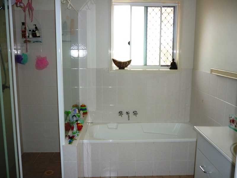 11/9 Harrier Drive, Burleigh Waters QLD 4220