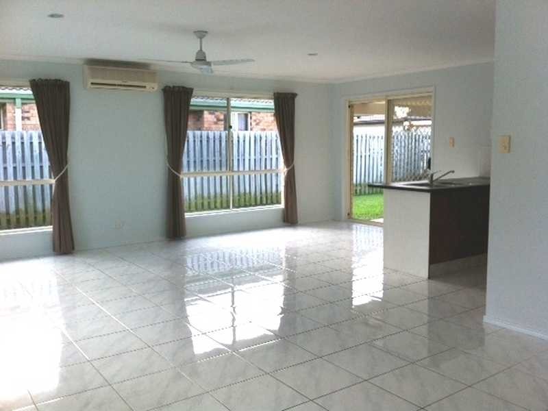 8 Dunedin Close, Merrimac QLD 4226