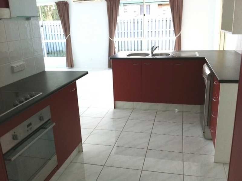 8 Dunedin Close, Merrimac QLD 4226