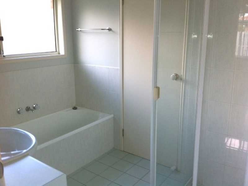 8 Dunedin Close, Merrimac QLD 4226