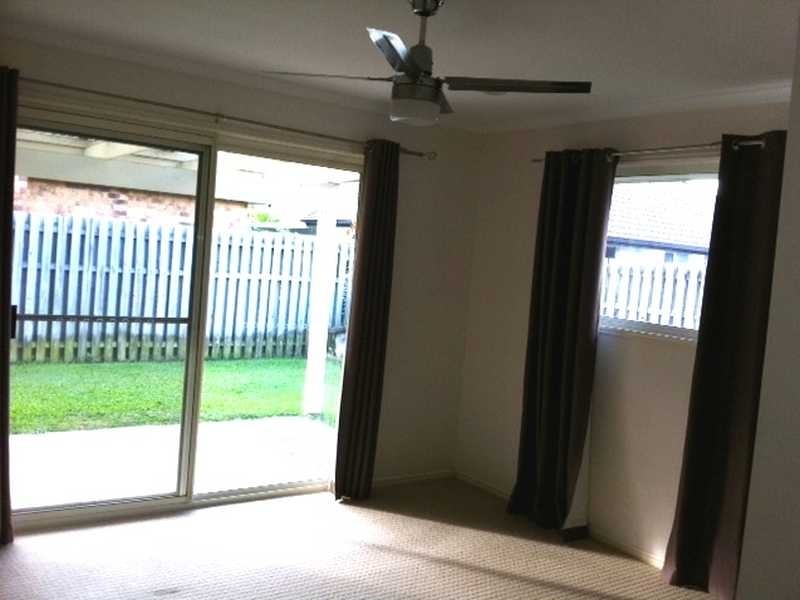 8 Dunedin Close, Merrimac QLD 4226