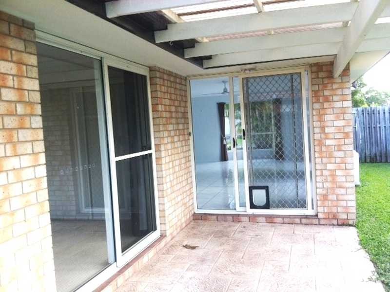8 Dunedin Close, Merrimac QLD 4226