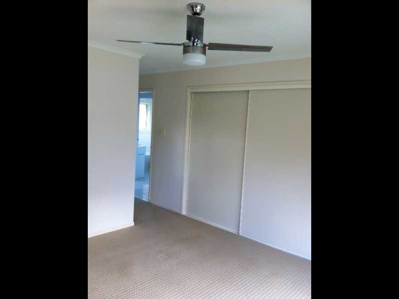 8 Dunedin Close, Merrimac QLD 4226