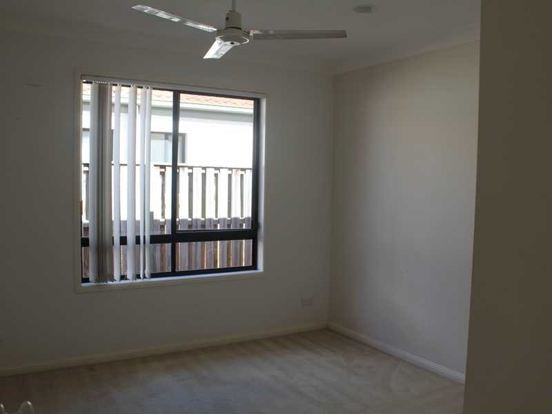 33A/64 Gilston Rd, Nerang QLD 4211