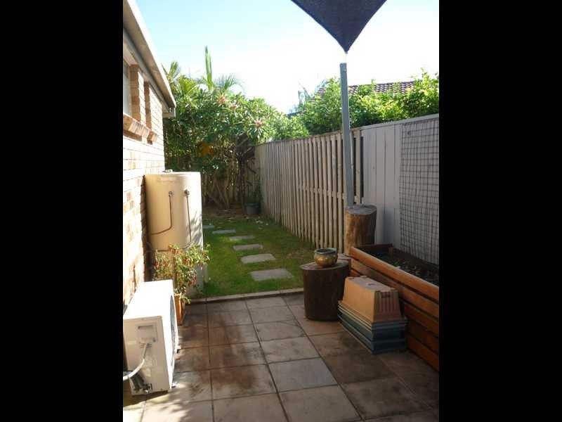 2/14 Styer Cct, Burleigh Waters QLD 4220