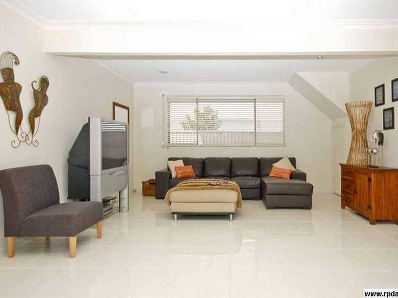 1 Tyrone Ave, Sorrento QLD 4217