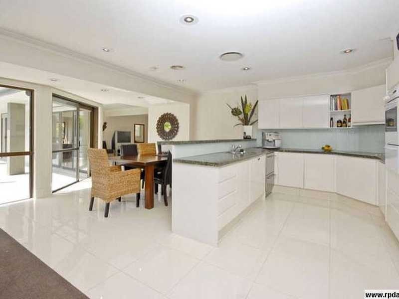 1 Tyrone Ave, Sorrento QLD 4217