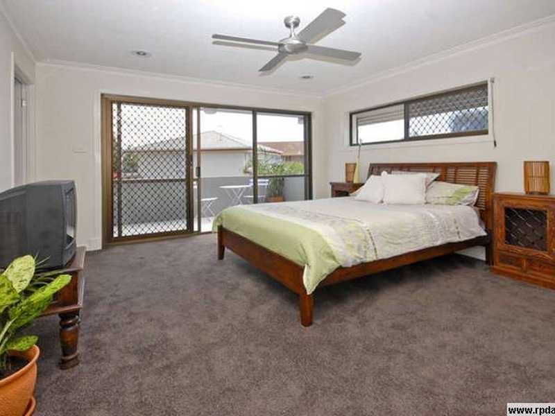 1 Tyrone Ave, Sorrento QLD 4217