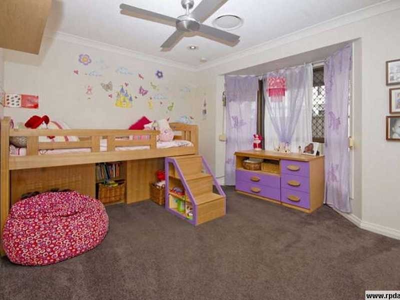 1 Tyrone Ave, Sorrento QLD 4217