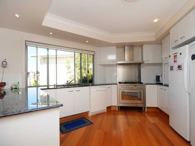 28 Barton St, Reedy Creek QLD 4227