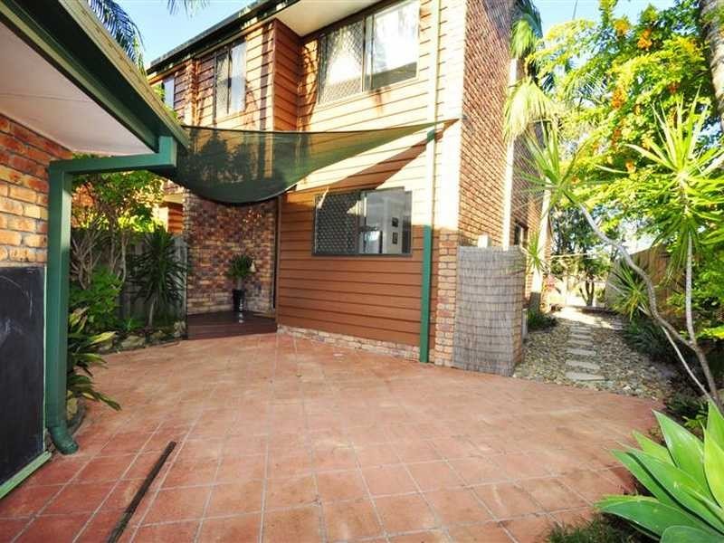 3/32 Sunbird St, Burleigh Waters QLD 4220