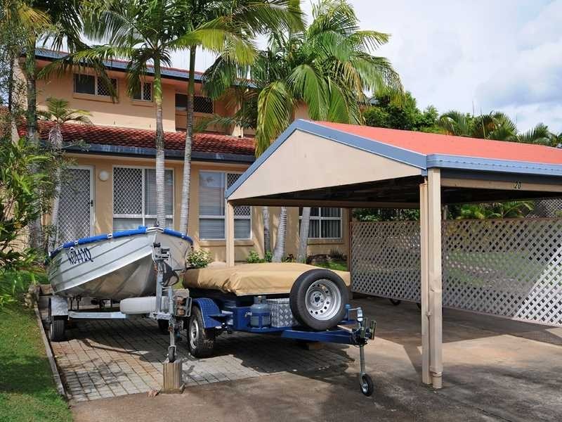 20/13 Brown St, Labrador QLD 4215
