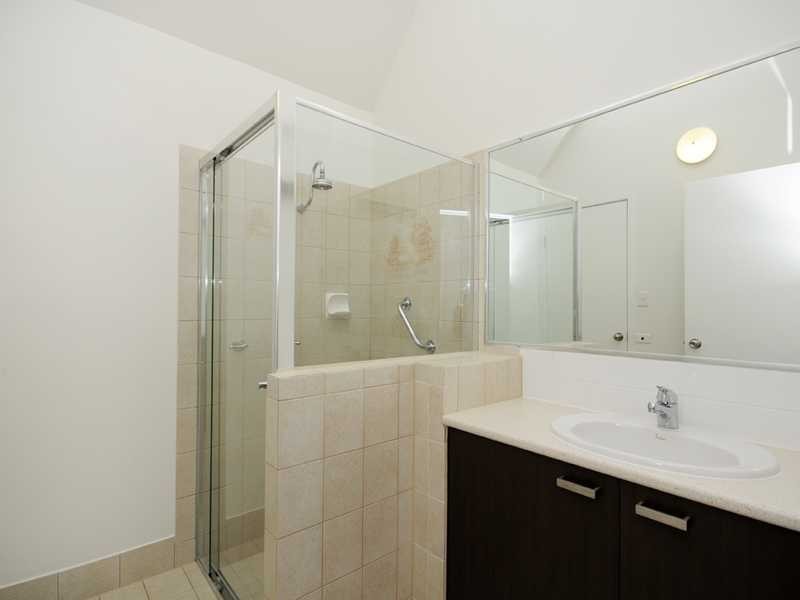 40/37 St Kevins Ave, Benowa QLD 4217