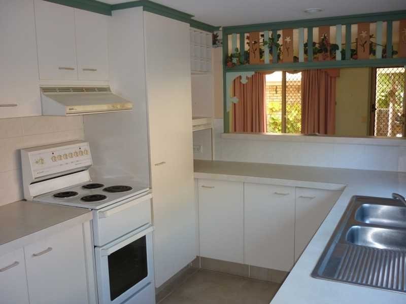 1/2 Snowgum Street, Burleigh Waters QLD 4220