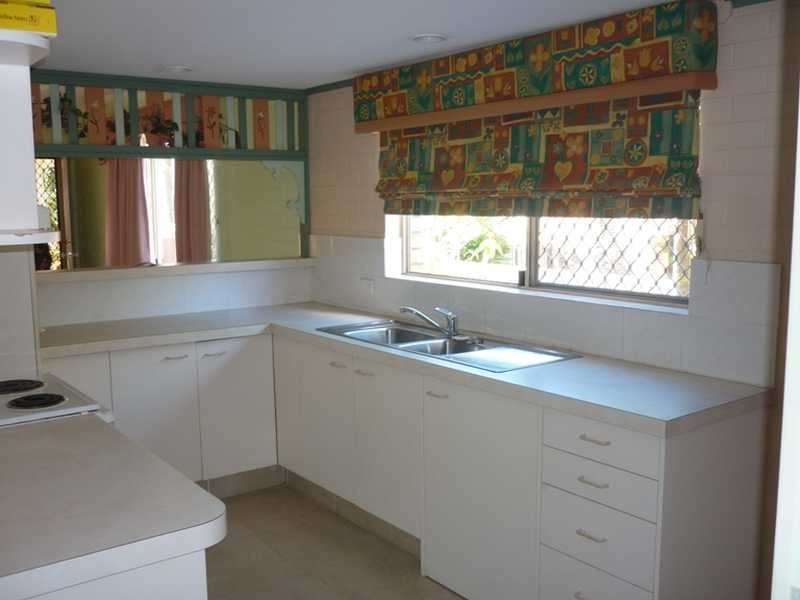 1/2 Snowgum Street, Burleigh Waters QLD 4220