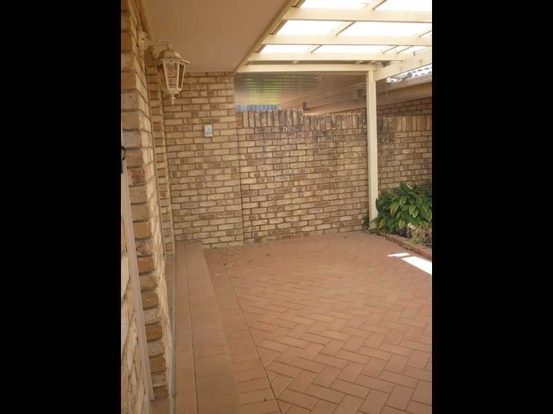 1/2 Snowgum Street, Burleigh Waters QLD 4220