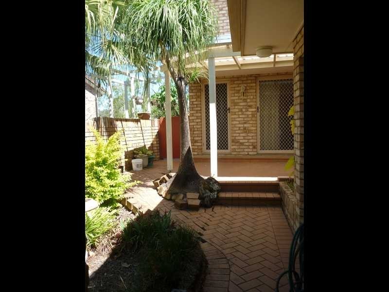1/2 Snowgum Street, Burleigh Waters QLD 4220