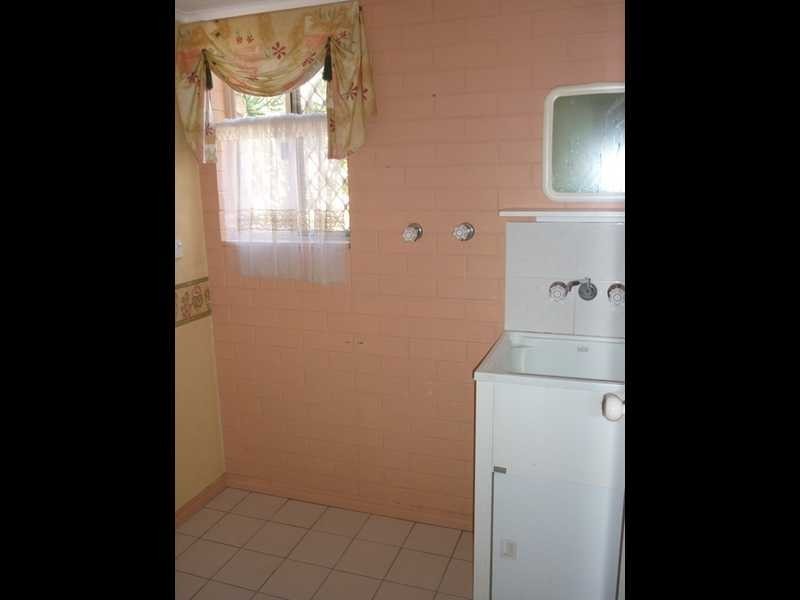 1/2 Snowgum Street, Burleigh Waters QLD 4220