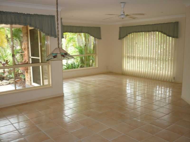 1 Clare Court, Tallebudgera Valley QLD 4228