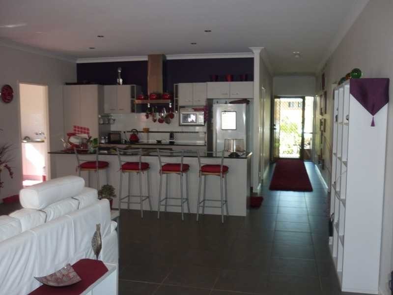 11 Laura Place, Varsity Lakes QLD 4227