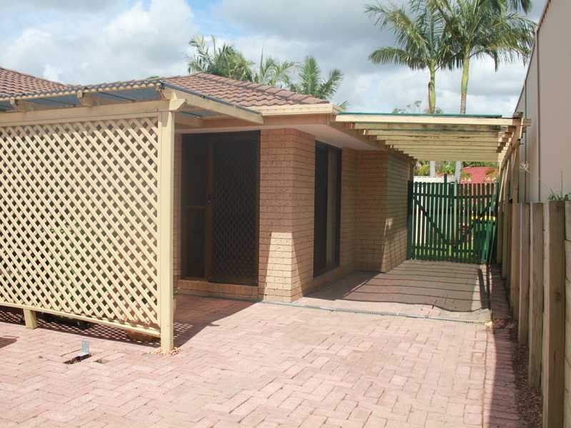 2/7 Morinda Way, Labrador QLD 4215