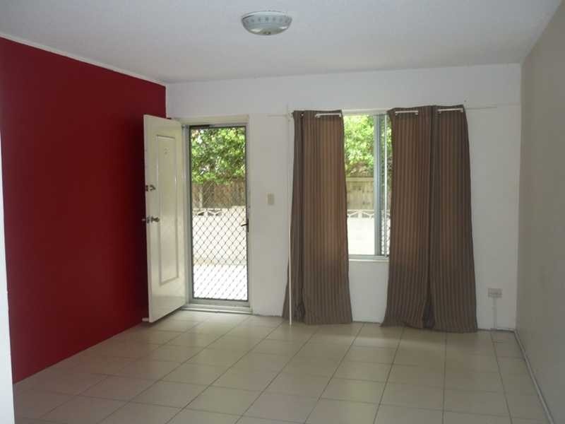 2/31 Frank St, Labrador QLD 4215