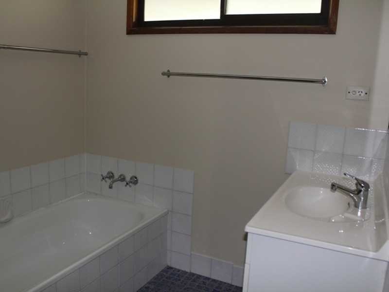 21 Narrabri Court, Gaven QLD 4211