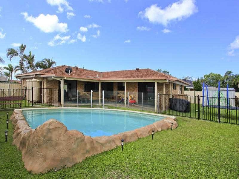 4 Honeywood Court, Burleigh Waters QLD 4220