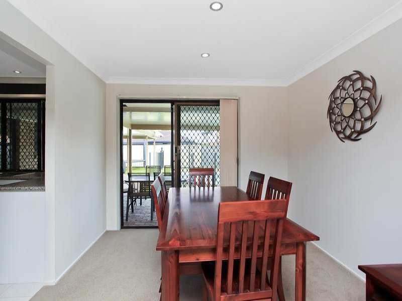 4 Honeywood Court, Burleigh Waters QLD 4220
