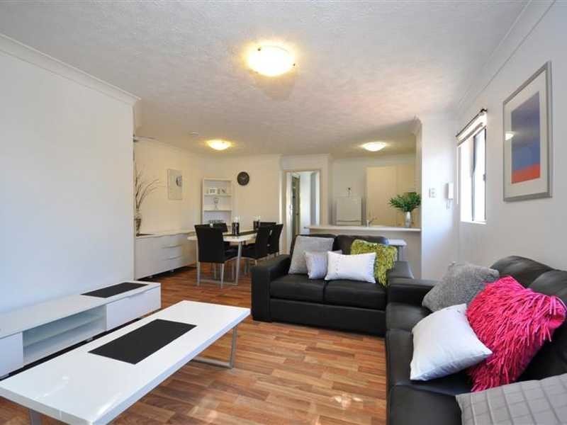 5/217-219 Scarborough Street, Southport QLD 4215