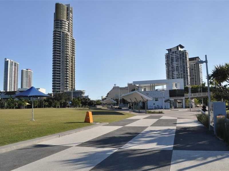 5/217-219 Scarborough Street, Southport QLD 4215