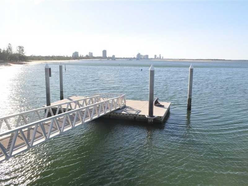5/217-219 Scarborough Street, Southport QLD 4215