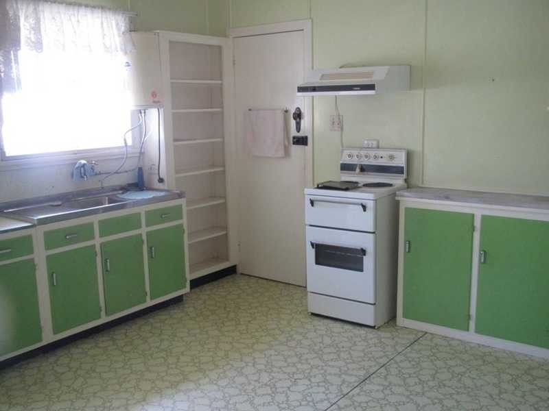 8 Bright Street, Labrador QLD 4215