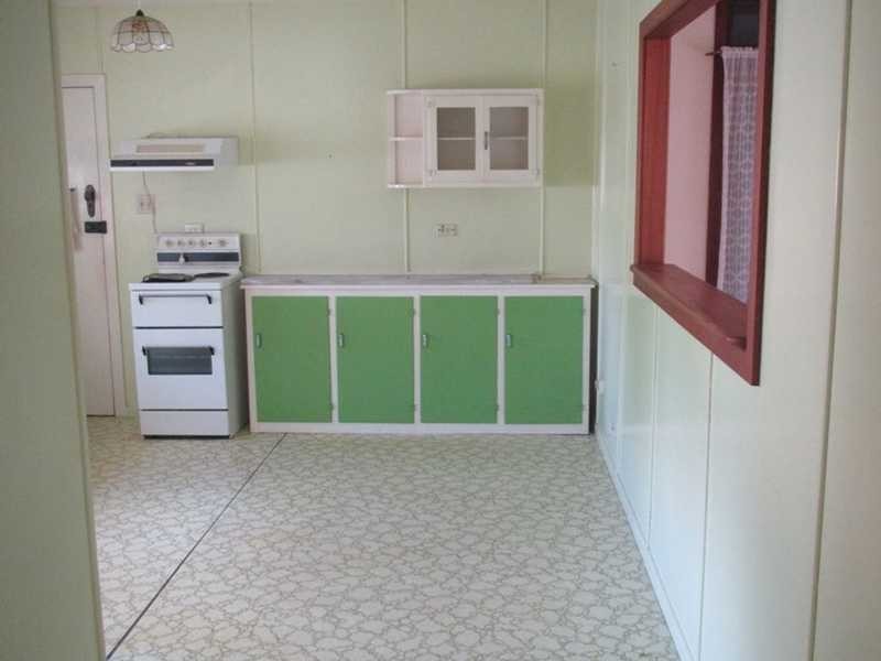 8 Bright Street, Labrador QLD 4215