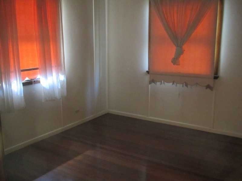 8 Bright Street, Labrador QLD 4215