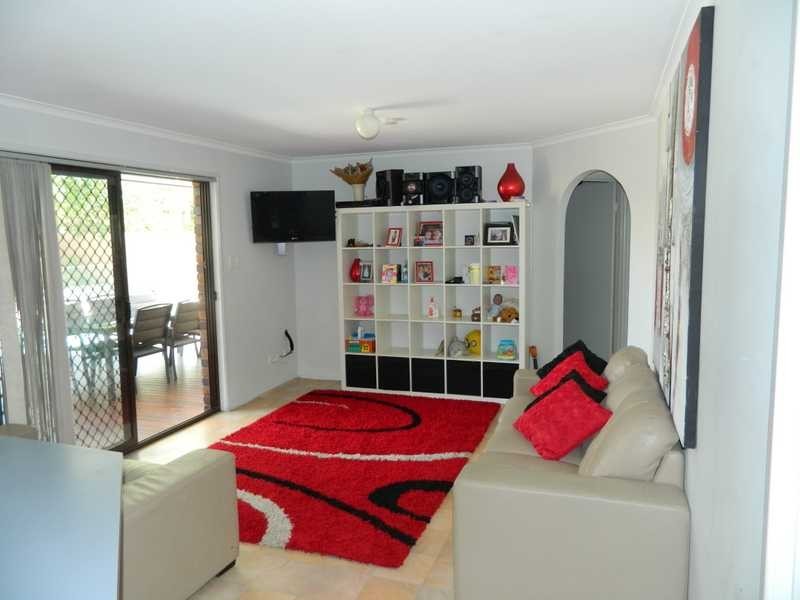 1 Yerrecoin Place, Burleigh Waters QLD 4220